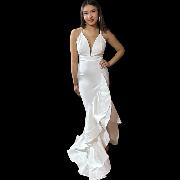 White Formal Ruffle Layered Floor Length Body Control Dress NWT - Picture 8 of 8